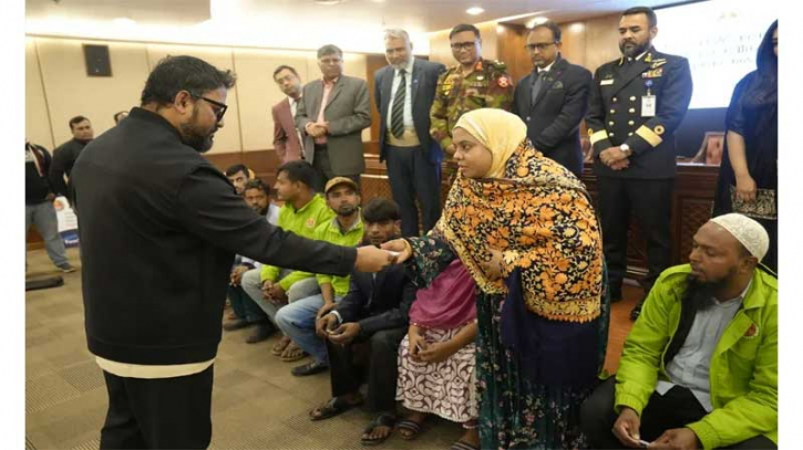 প্রথমবার ২৪৬৭ পরিচ্ছন্নতা কর্মীকে স্বাস্থ্যবীমার আওতায় আনলো ডিএনসিসি