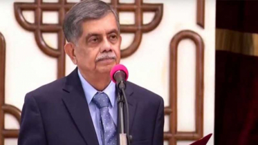 বিশ্ববিদ্যালয়ের ডিগ্রি শুধু চাকরি পাওয়ার জন্য নয় : শিক্ষা উপদেষ্টা