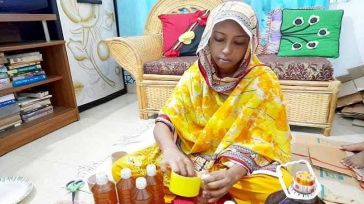 ‘স্বপ্নডানা’য় স্বাবলম্বী স্নাতকোত্তর ইলোরা