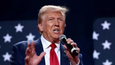 বৈশ্বিক শুল্ক ১০ থেকে বাড়িয়ে ১৫ শতাংশ করলেন ট্রাম্প